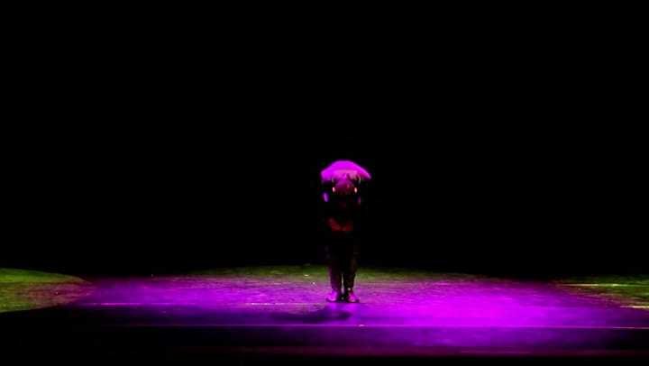 Saludo final de la gala Evolution, con varios bailarines que pasaron por Arte y Cultura