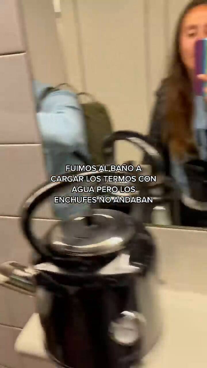 Las Leonas viajaron a Ámsterdam para los 4tos de final del Mundial y calentaron el agua para el mate