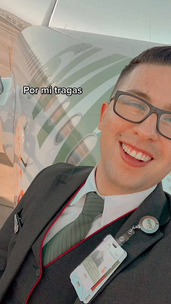 Tiktoker comparte su vida como sobrecargo