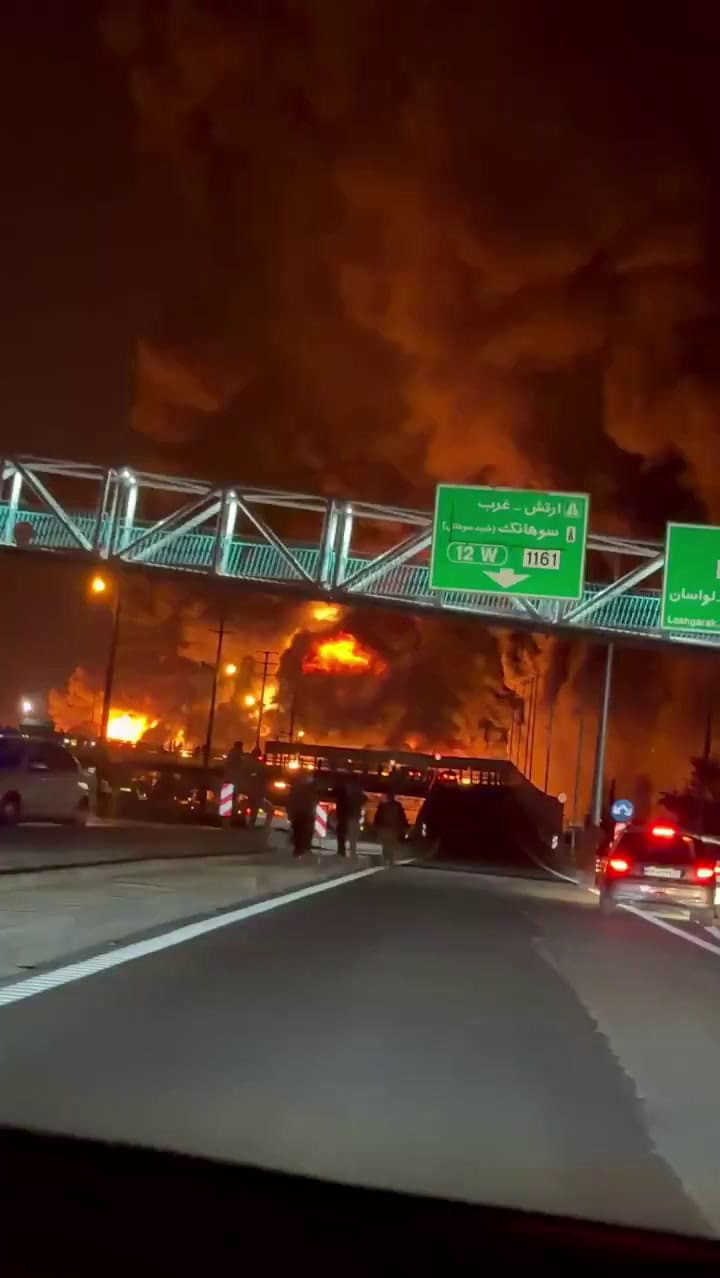 Gif - Nuevo ola de ataques impacta en Teherán