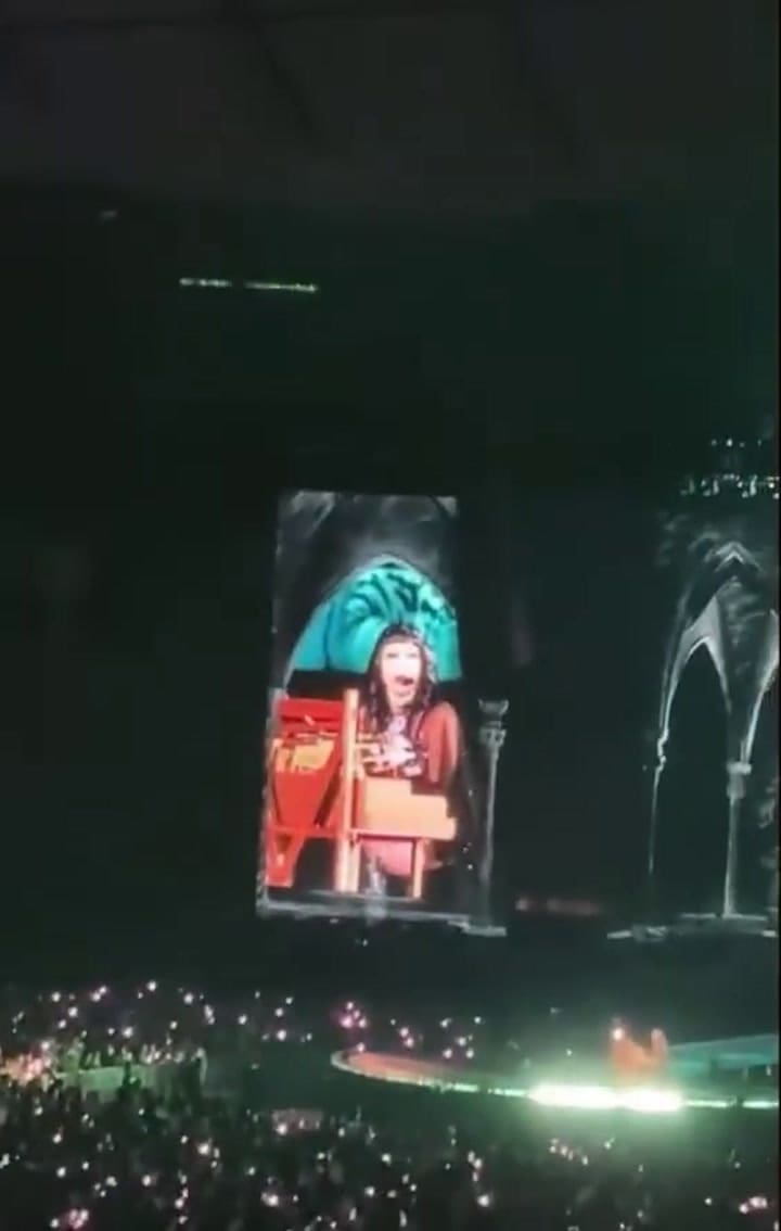 Lady Gaga interrumpe su concierto en Tokio para enviar mensaje al ICE