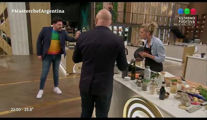 La escena de celos de Damián Betular a Denise Dumas en MasterChef Celebrity (Telefe)