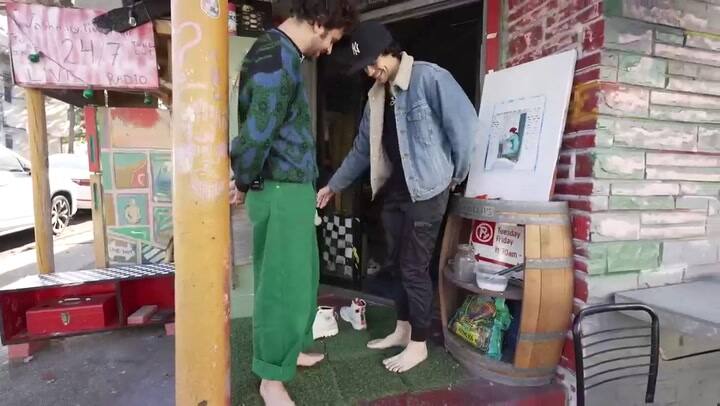 Un joven convirtió una antigua lavandería de NY en su hogar