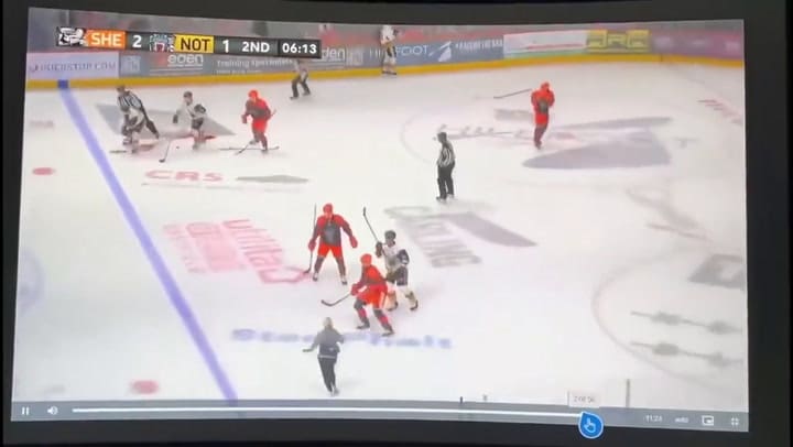Desolación en el hockey sobre hielo tras la trágica muerte del jugador Adam Johnson