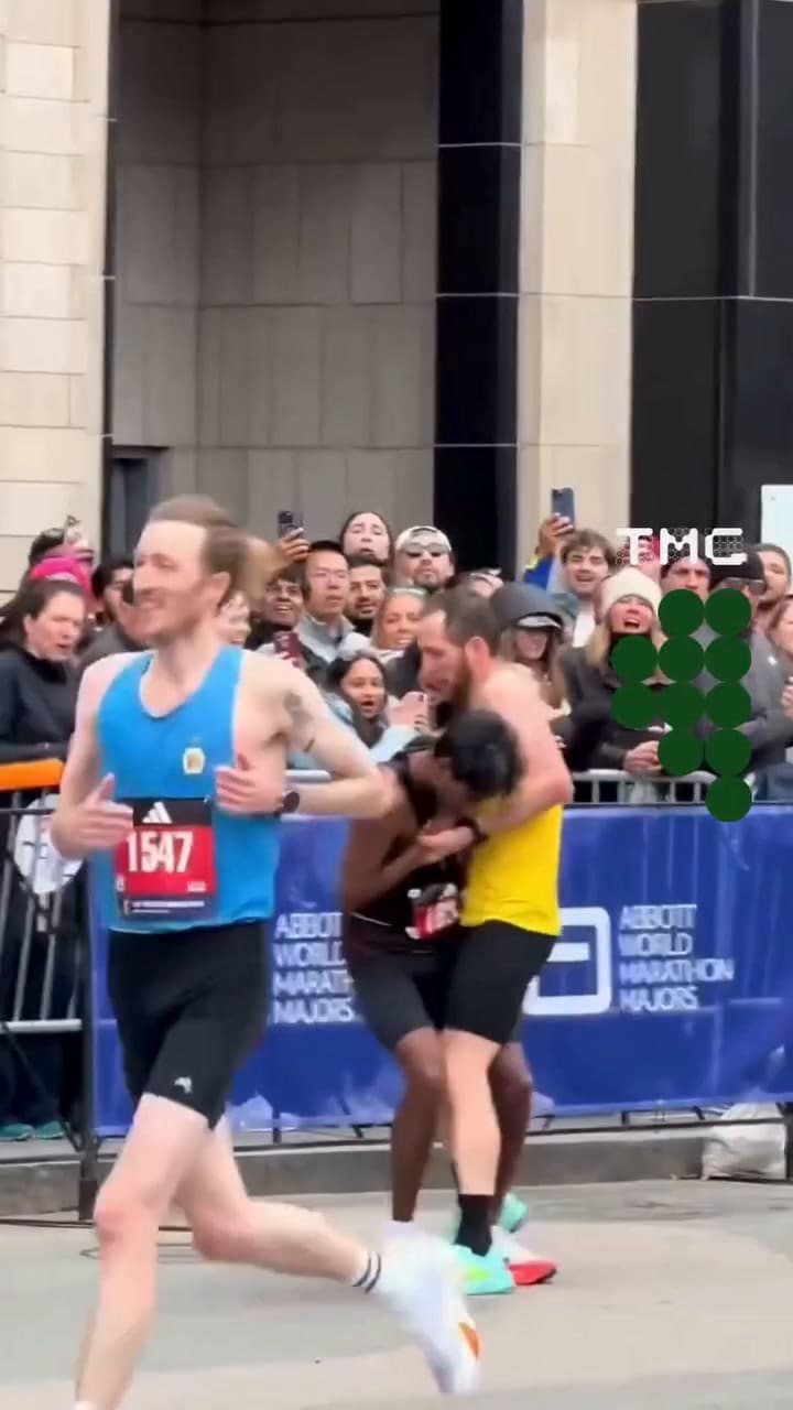 Desde otro ángulo: la caída de Ajay Haridasse en la maraton de Boston