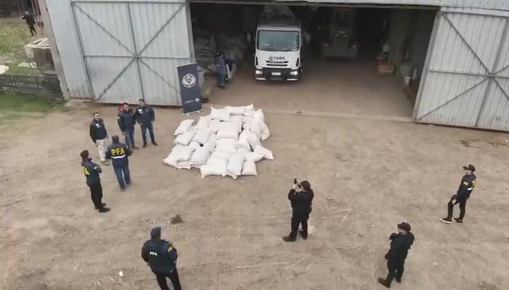 Desbaratan una banda que vendía granos robados