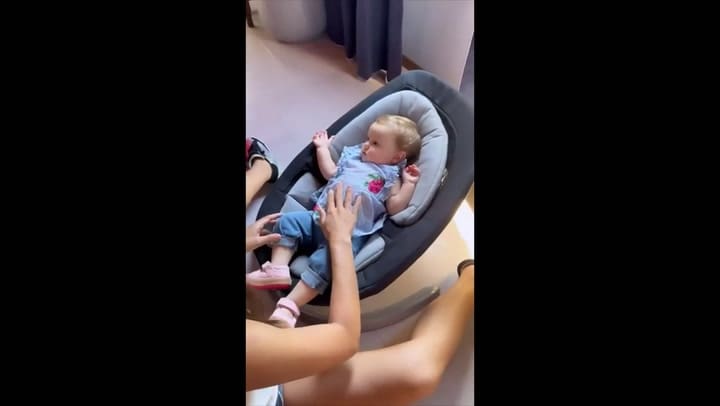 Pampita sobre los zapatos de Blanca