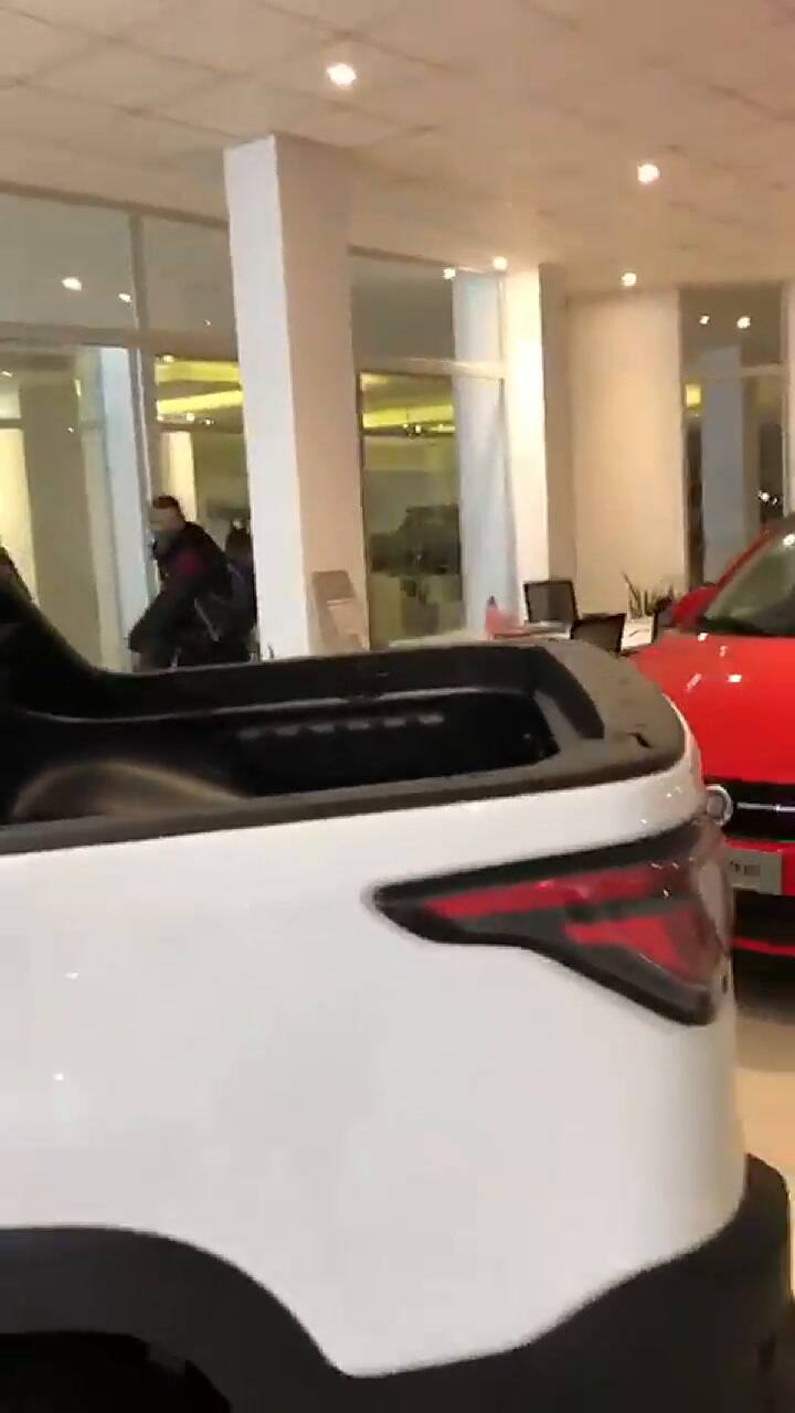 Dia de furia en una concesionaria