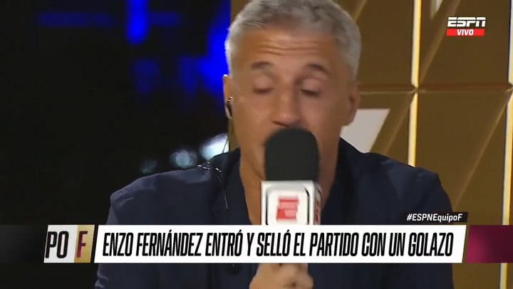 Hernán Crespo se emocionó tras escuchar a la familia de Enzo Fernández.