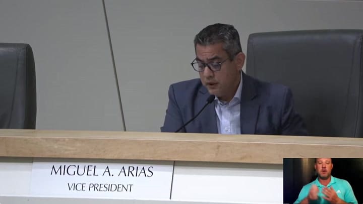 Es concejal en California y alertó sobre una falsa redada que dejó vacío un mercado: “Asustó a muchos mexicanos”