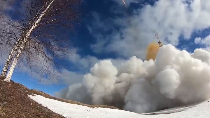 “Satán II”, el inmenso misil nuclear con el que Vladimir Putin pretende torcer el curso de la guerra