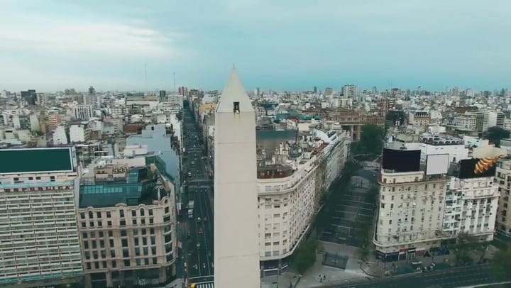 Great Escape, de Tini Stoessel - Fuente: YouTube