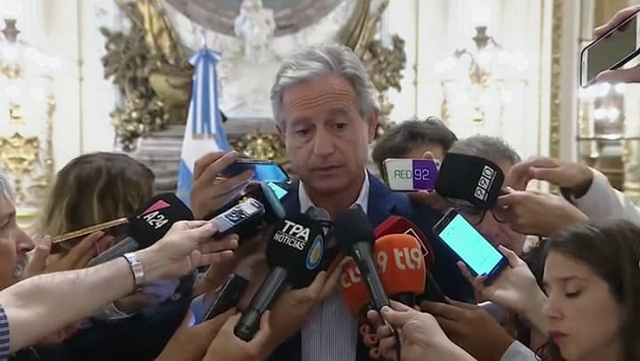 Andrés Ibarra aseguró que se ahorrarán $1500 millones con la reducción de cargos políticos