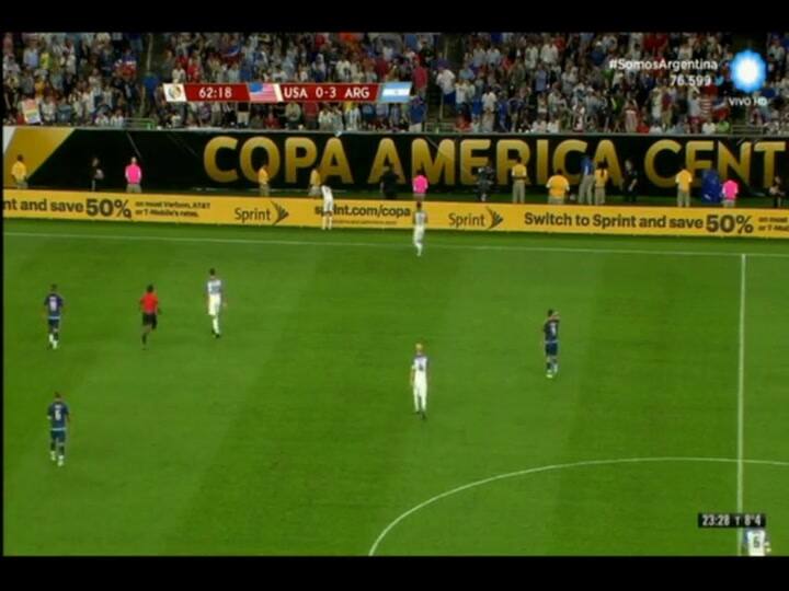 El duro golpe de Lavezzi con un cartel publicitario