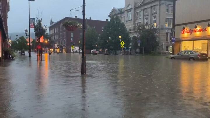 Así lucía la calle principal de la capital de Vermont tras las tormentas
