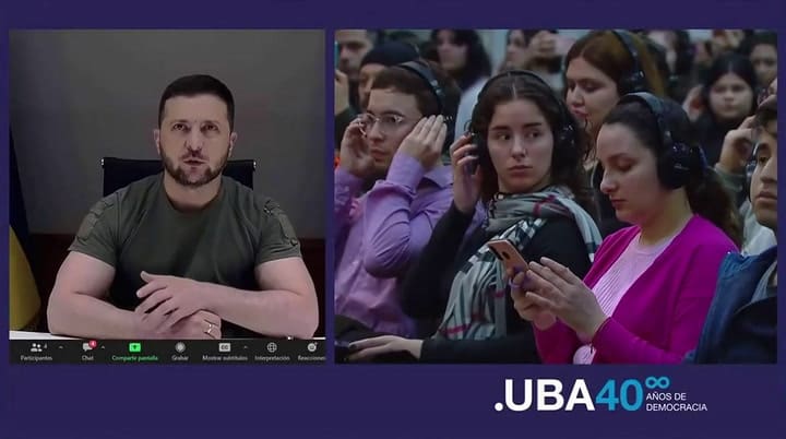 El momento en que Zelensky se enojó porque no funcionaba la traducción