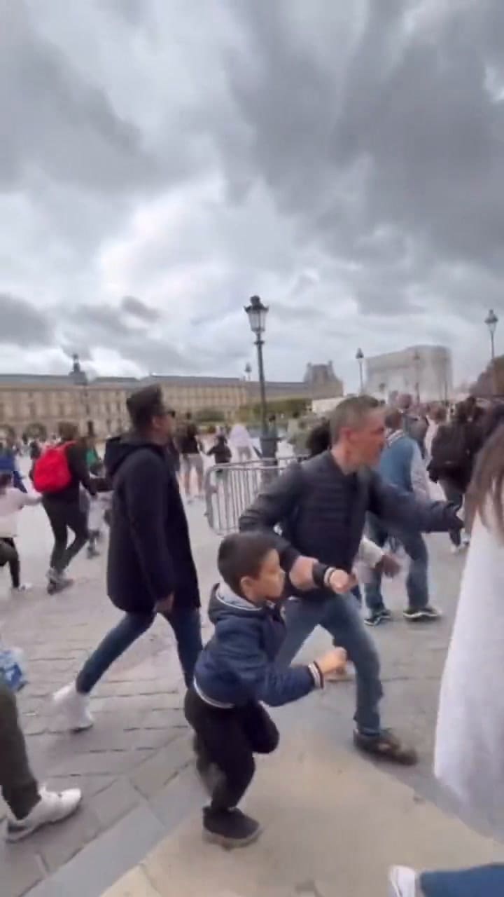 Francia: evacúan el Museo del Louvre por temor a un atentado