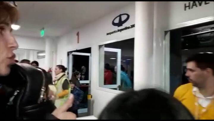 Los pasajeros reclamaban por reservas perdidas y gastos en transporte