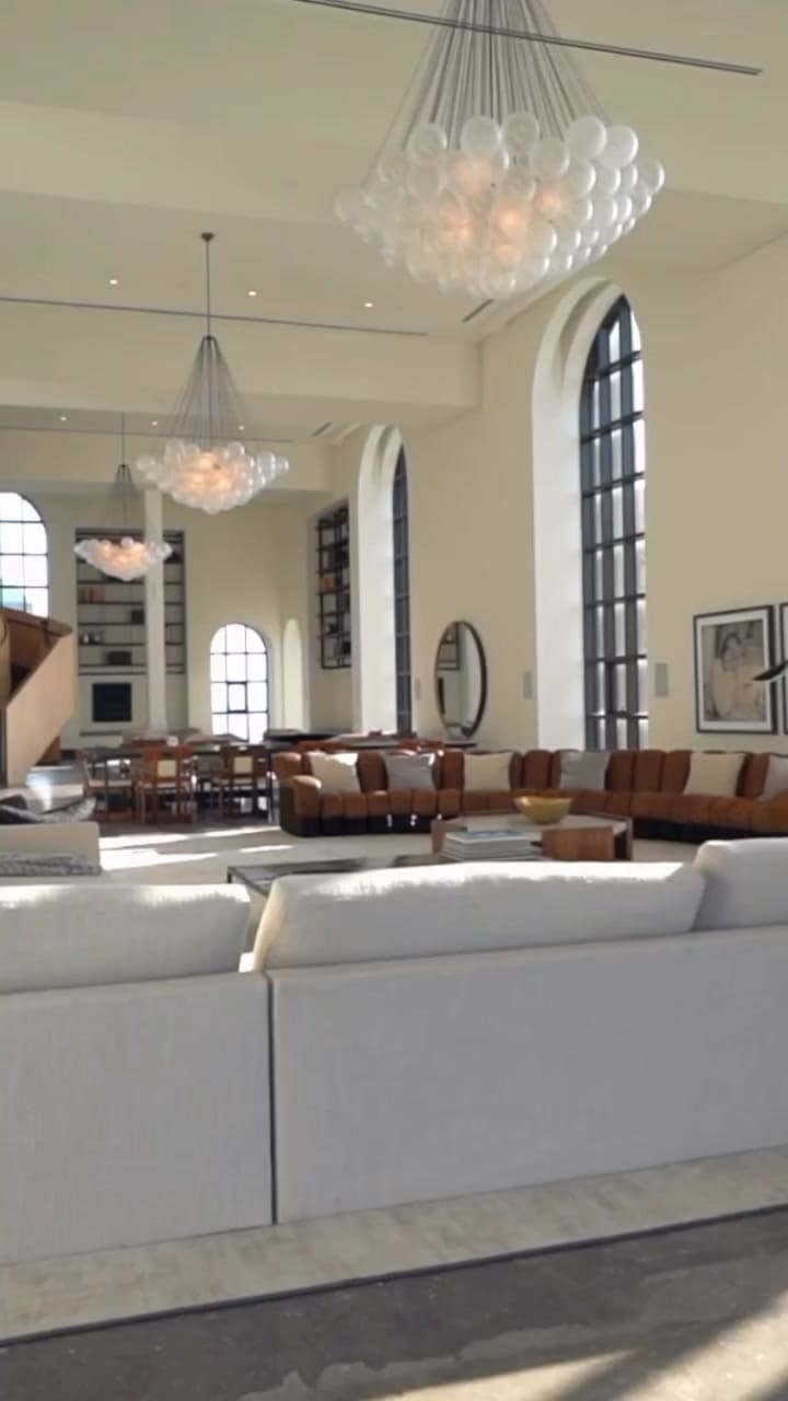 The Largest Apartment In NYC •Sitting Atop The World’s First Art Deco Skyscraper, This $40,000,000 Penthouse Is A Masterpiece In The Heart Of NYC. With A Jaw-dropping 90-foot-long Great Room And Ceilings Soaring