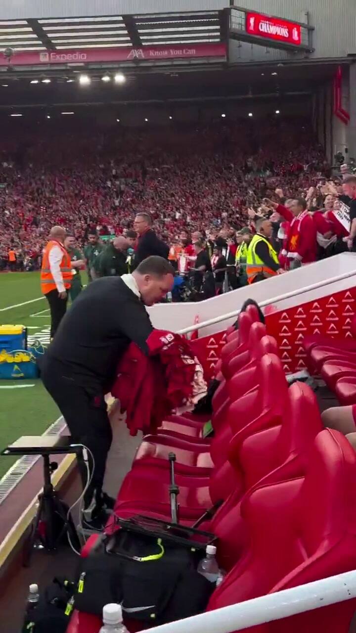 La emoción de Mac Allister al coronarse con el Liverpool