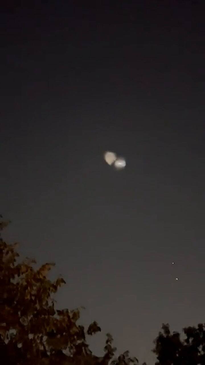 El actor Manolo Roqueñi también avistó la luz desde México