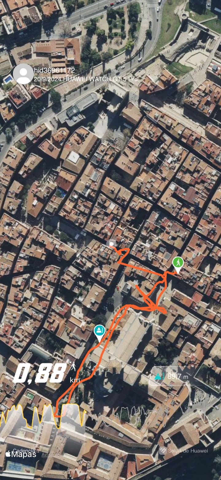 La animación del Huawei Watch GT 5 Pro haciendo un recorrido
