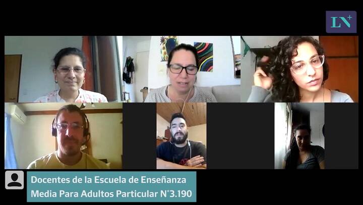 Docentes a cargo del proyecto “Red Vuelta” al recibir la noticia