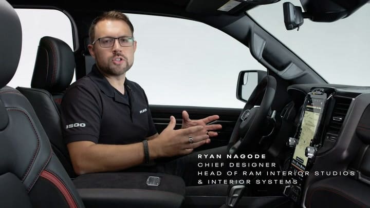 Diseño interior de la Ram 1500 TRX