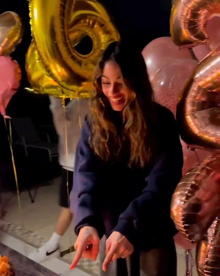 Así recibió Tini Stoessel sus 26 años (IG @mluciamuz)