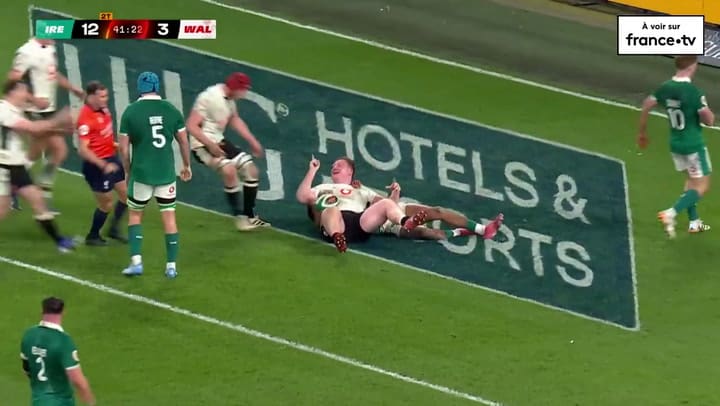 El espectacular try de Rhys Carré en Irlanda-Gales
