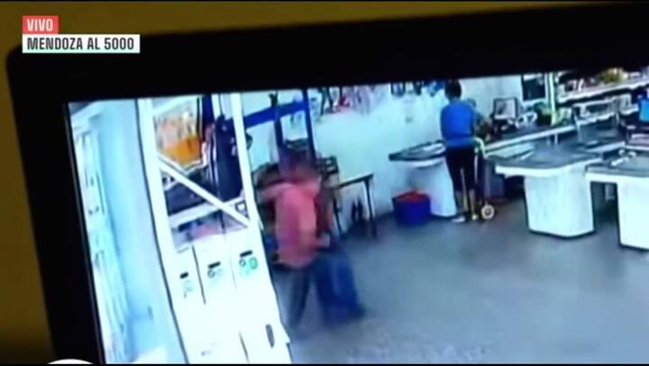 Entró al súper sin barbijo y el custodio le fracturó el fémur