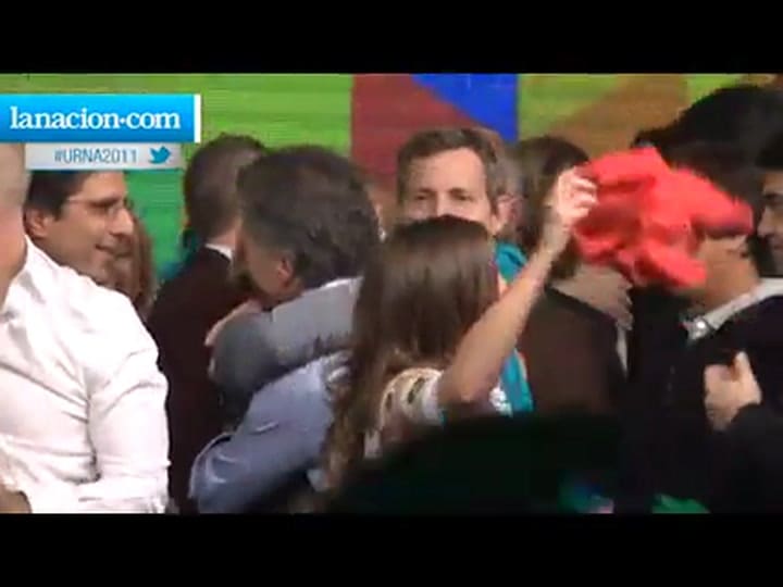 El clásico baile de Macri, luego del triunfo