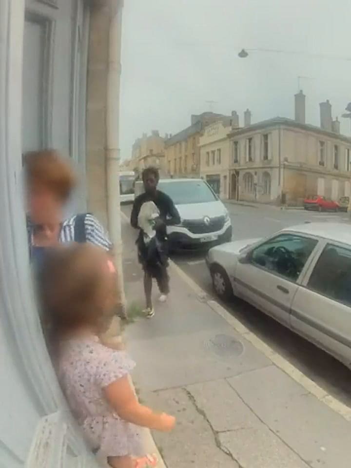 Francia: un hombre agredió a una mujer de 73 años e intentó secuestrar a su nieta de 7 en Burdeos