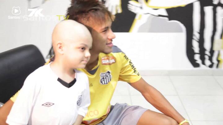 El reencuentro de Neymar con Matheus, un hincha del Santos que venció a la leucemia