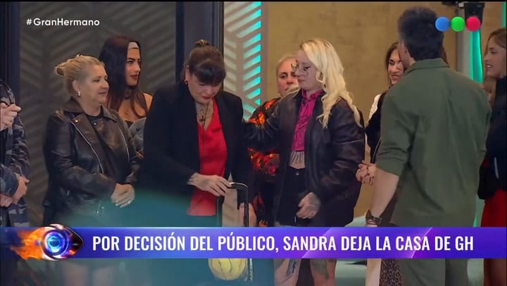 La despedida de Sandra de la casa