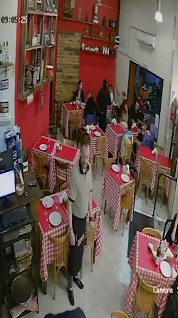 Detuvieron a una banda que robaba restaurantes