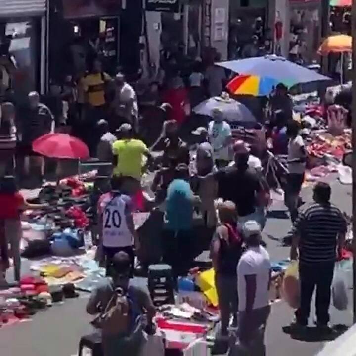 Flores: violento enfrentamiento entre comerciantes y manteros