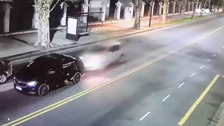 Villa Devoto: conducía alcoholizado, atropelló a un ciclista y chocó contra un auto - Telefé Noticia