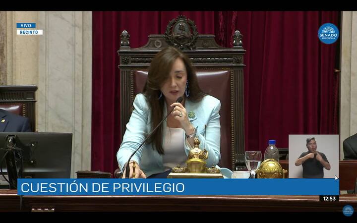 Cruce entre la senadora López y Huala en el Senado