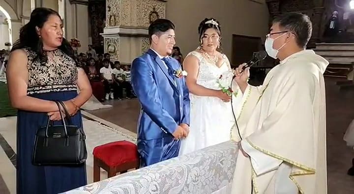 La revelación del hombre en pleno casamiento