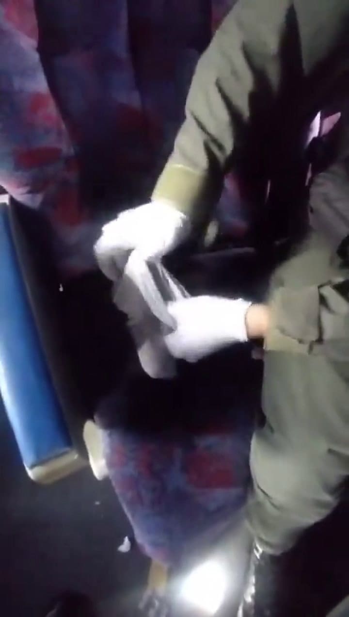 Boca-Estudiantes: hallaron armas de fuego escondidas dentro de un micro que trasladaba a barras del Xeneize