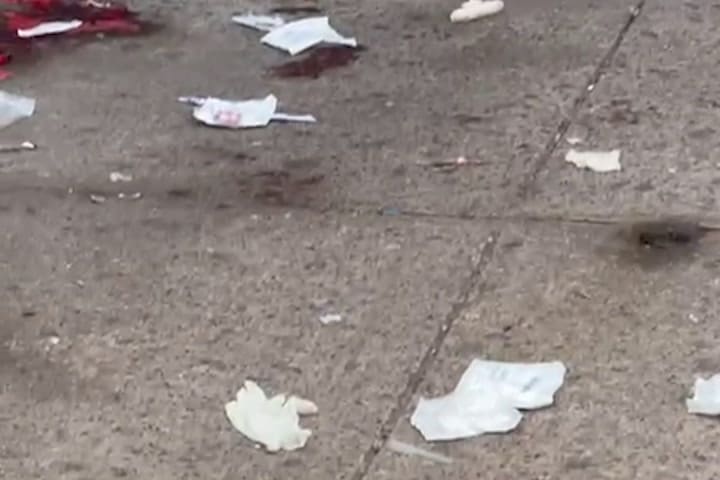 (GIF) Manchas de sangre fuera del boliche Ink