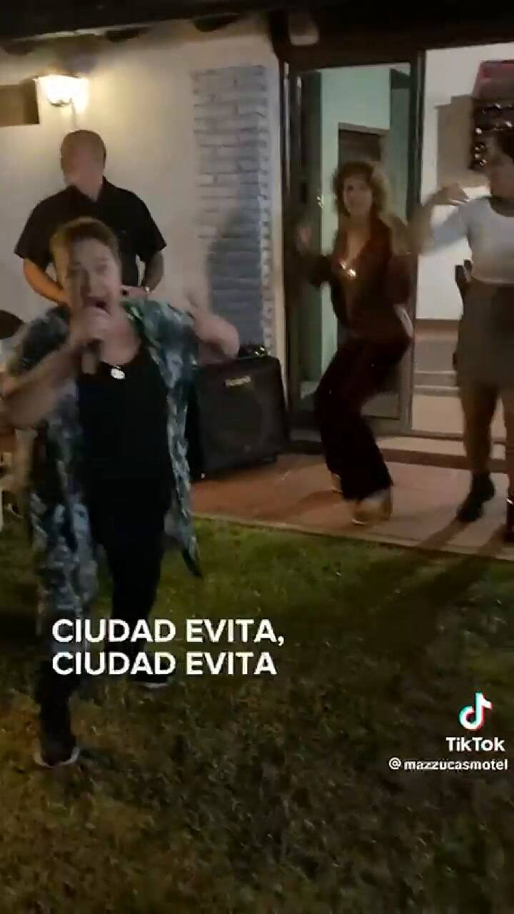 El rap de Ciudad Evita' (Video: TikTok @mazzucasmotel)