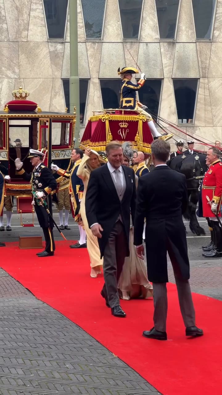 El arribo del rey Guillermo Alejandro, la reina Máxima y la princesa Amalia