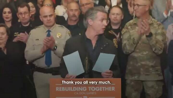 Gavin Newsom anunció un acuerdo bipartidista de US$2,5 millones para ayudar a Los Ángeles