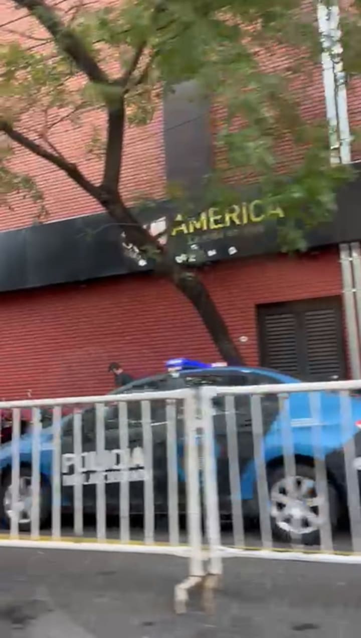 El canal América permanece vallado desde este martes al mediodía