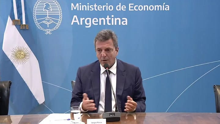 Sergio Massa anunció el canje de deuda por 9,8 billones de pesos