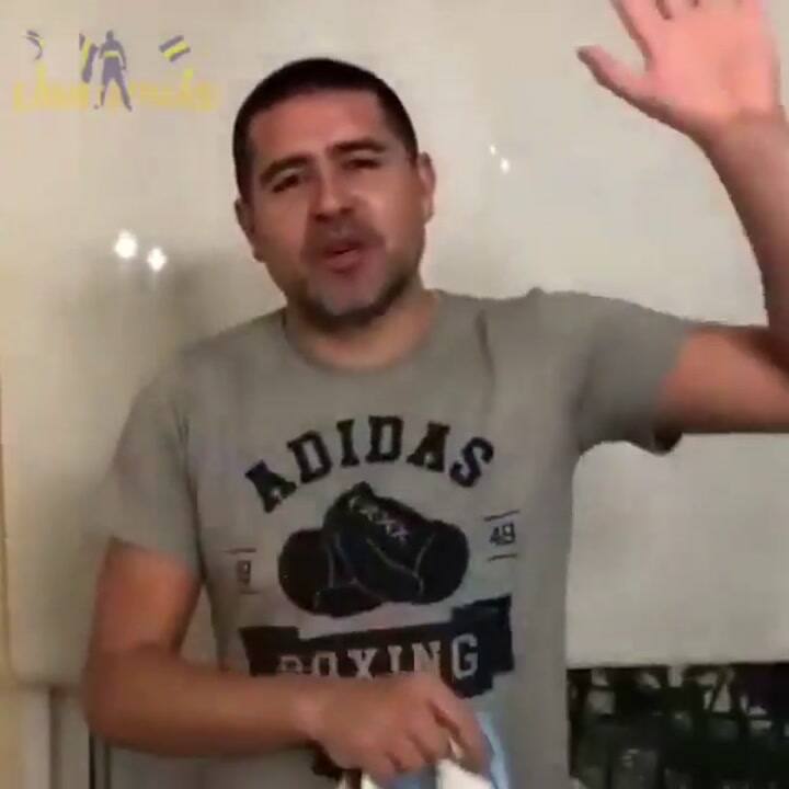 El saludo de Riquelme al campeón olímpico, Nazareno Sasia - Fuente: Twitter