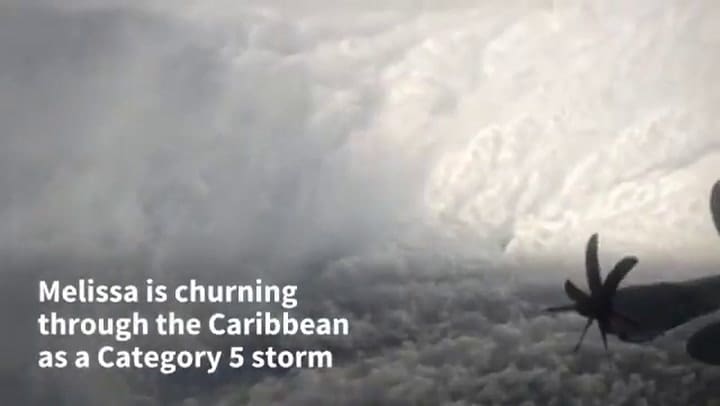 El impresionante video del ojo del huracán Melissa por dentro