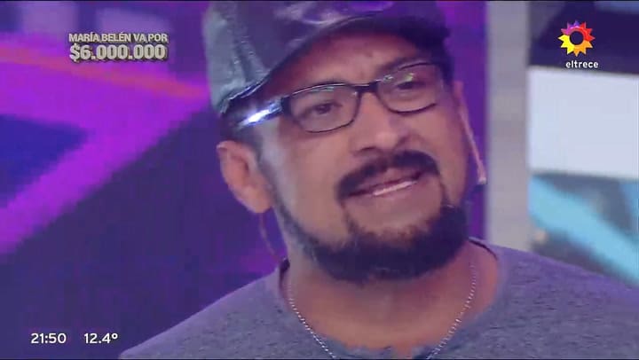 Un participante de Los 8 escalones conmovio a todos con le objeto que llevo al programa